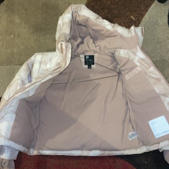 Girls winter coat size Small 6/7 NWT $20 - Picture 3 of 4